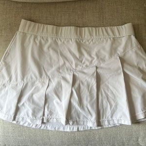 white tennis skirt